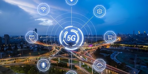 十二部门:深化基于5G的编队行驶、远程驾驶等自驾应用场景